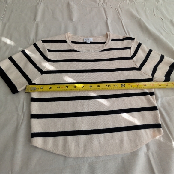 Le Lis Striped Black & Cream Knit Cropped Top Size Large - Picture 6 of 6
